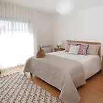 Downtown By Luxistay Apartment Guimarães