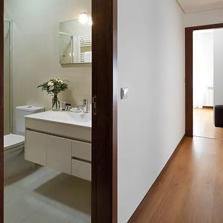 Downtown By Luxistay Apartament